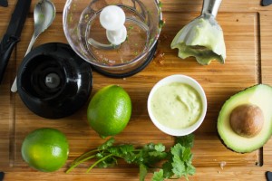 Vorbereitung des Avocado-Limetten-Dressings