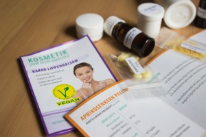 Kosmetikbaukasten Aprikosenkern Peeling & Kakao Lippenbalsam